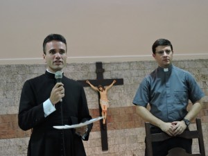 Padre Alex e Padre Anderson.