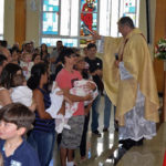 Paróquias celebram a Santa Missa pelas crianças que foram batizadas em 2016