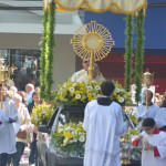Comunidade católica de Teresópolis celebra Corpus Christi