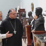 Bispo de Petrópolis visita Museu Mariano Procópio