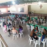 Famílias recebem cesta básica na Paróquia da Posse