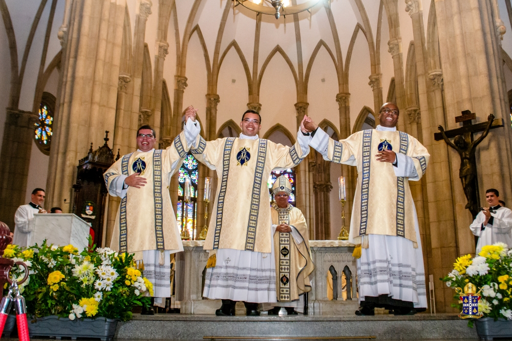 Missa de ordenação diáconal de Caio Cesar, Flávio Wender e Rodolfo Martins Catedral São Pedro de Alcântara presidida pelo bispo diocesano Dom Joel Portella Amado - Petrópolis (RJ), 31/08/2024