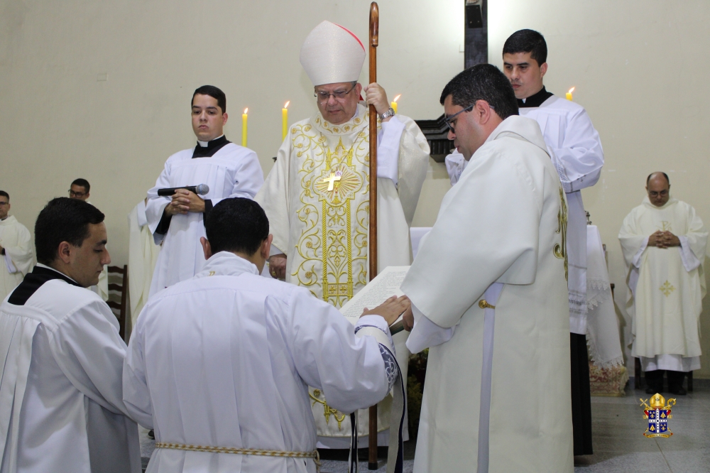 Padre Rodrigo Costa toma posse como Administrador Paroquial de Nova Marília