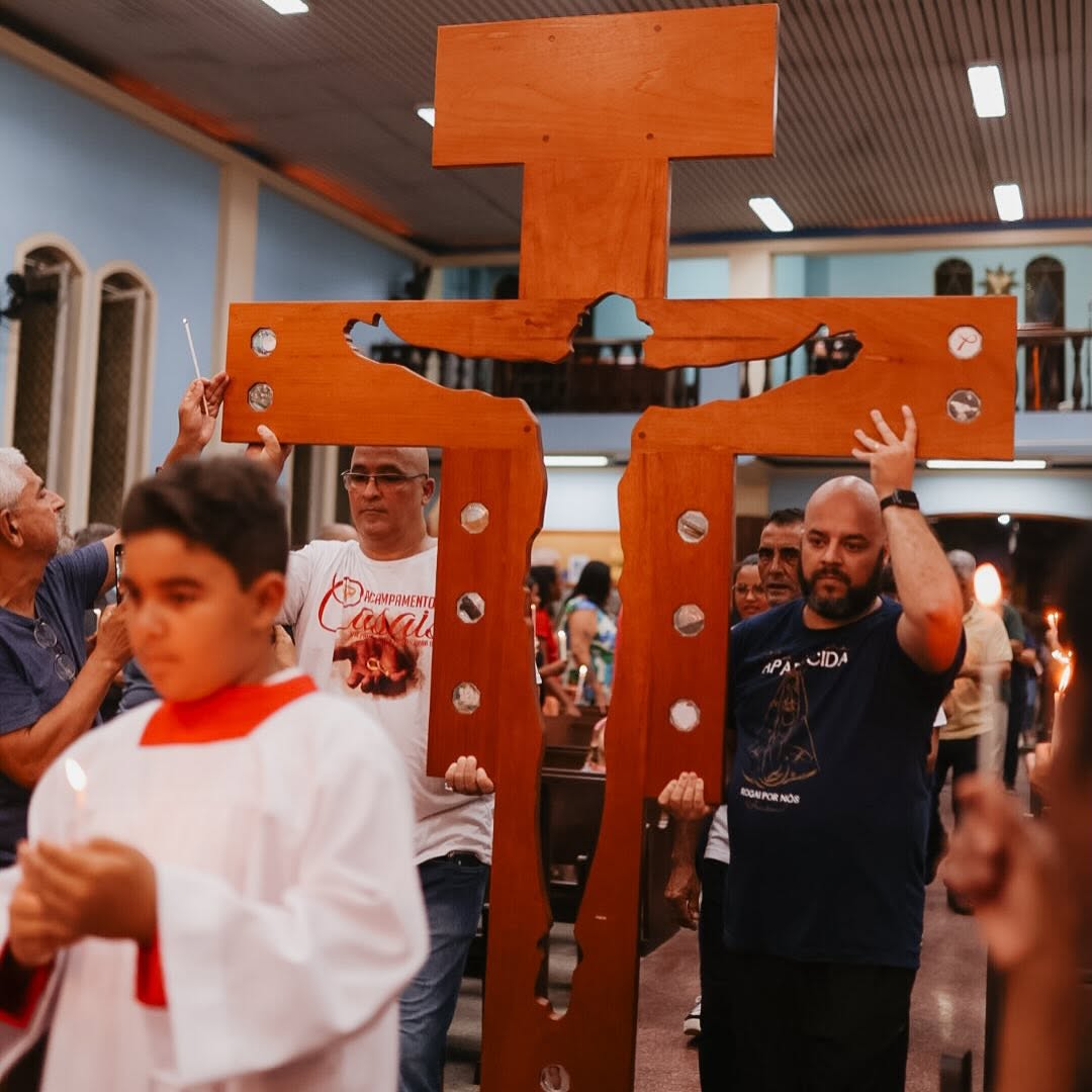 A Cruz da Esperança na Paróquia Nossa Senhora de Parada Modelo em Guapmirim