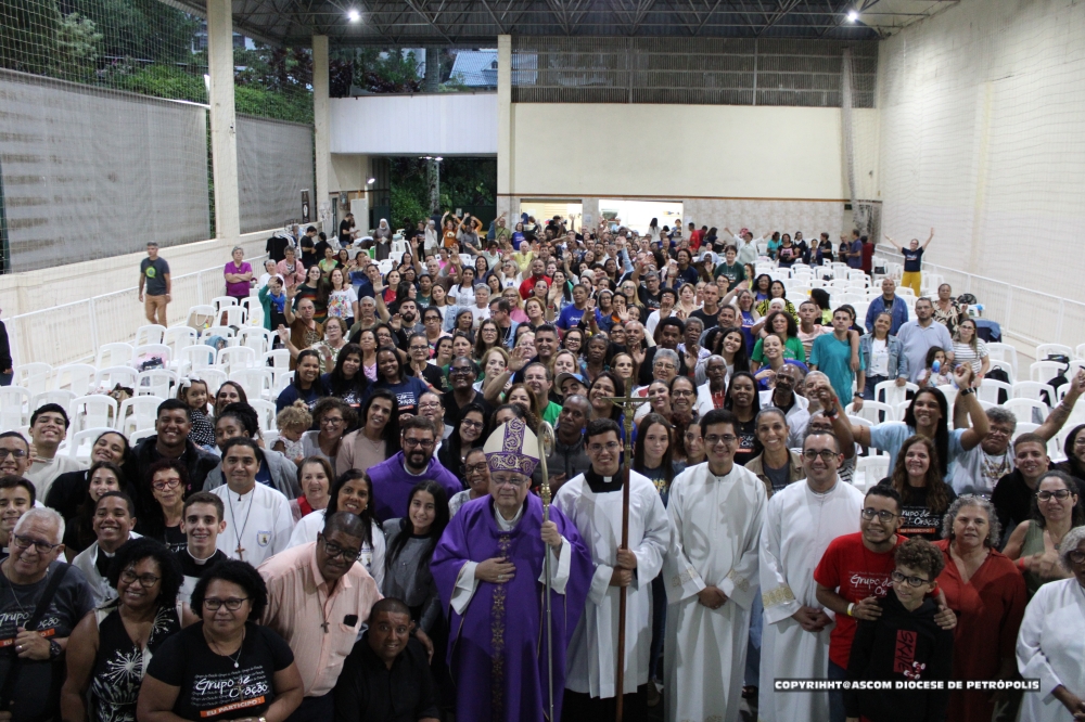 Encontro Diocesano da RCC é encerrado com missa presidida pelo bispo diocesano