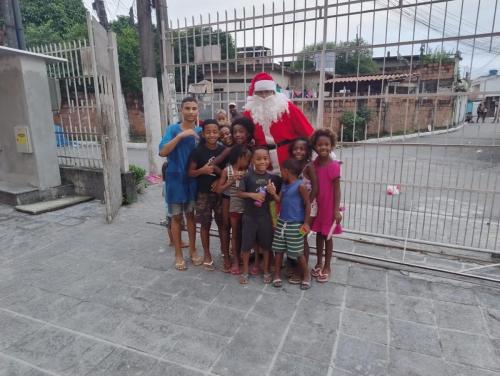 Paroquia Raiz da Serra e Irmas Dulcianas entrega brinquedos (2)