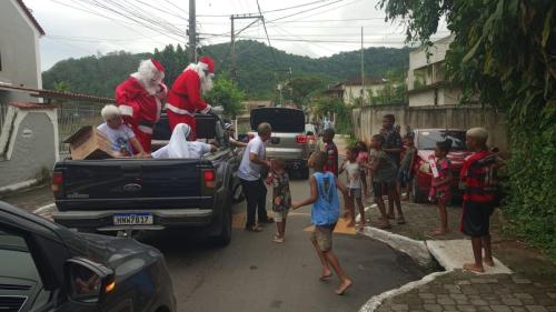 Paroquia Raiz da Serra e Irmas Dulcianas entrega brinquedos (22)