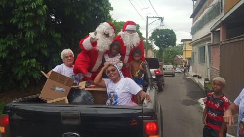 Paroquia Raiz da Serra e Irmas Dulcianas entrega brinquedos (23)