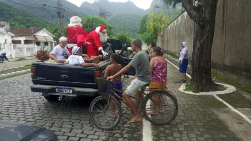 Paroquia Raiz da Serra e Irmas Dulcianas entrega brinquedos (25)