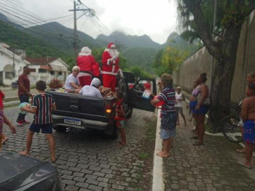 Paroquia Raiz da Serra e Irmas Dulcianas entrega brinquedos (26)