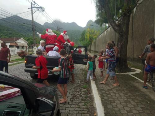 Paroquia Raiz da Serra e Irmas Dulcianas entrega brinquedos (28)