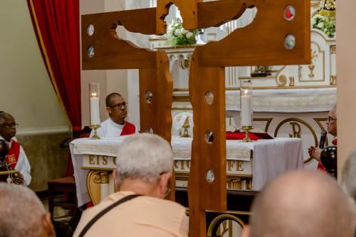 A Cruz da Esperança em sua peregrinação na Paróquia Nossa Senhora Aparecida em Piabetá_Foto Marcos Fabiano