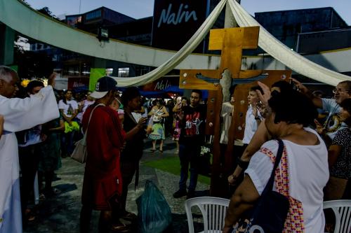 A Cruz da Esperança em sua peregrinação na Paróquia Nossa Senhora Aparecida em Piabetá_Foto Marcos Fabiano