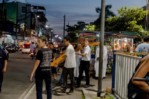 A Cruz da Esperança em sua peregrinação na Paróquia Nossa Senhora Aparecida em Piabetá_Foto Marcos Fabiano