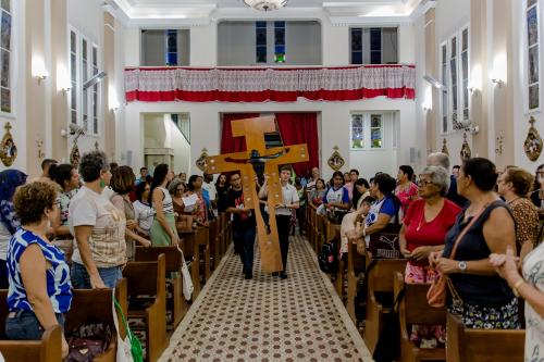 A Cruz da Esperança em sua peregrinação na Paróquia Nossa Senhora Aparecida em Piabetá_Foto Marcos Fabiano