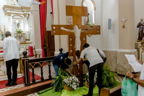 A Cruz da Esperança em sua peregrinação na Paróquia Nossa Senhora Aparecida em Piabetá_Foto Marcos Fabiano