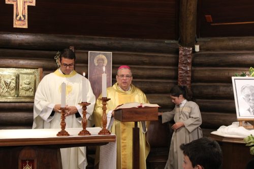 Comunidade-celebra-25-anos-da-Igreja-Santa-Clara-13