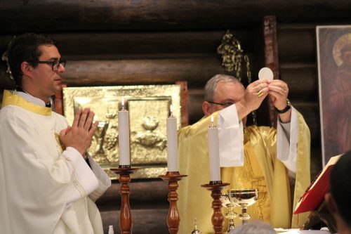 Comunidade-celebra-25-anos-da-Igreja-Santa-Clara-29