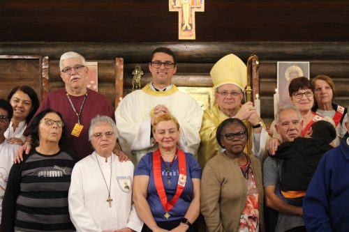 Comunidade-celebra-25-anos-da-Igreja-Santa-Clara-37