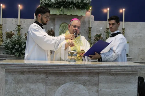 Dedicacao-do-altar-da-Igreja-Nossa-Senhora-das-Gracas-em-Parada-Modelo-103