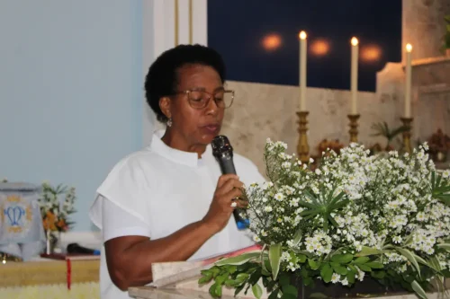 Dedicacao-do-altar-da-Igreja-Nossa-Senhora-das-Gracas-em-Parada-Modelo-12