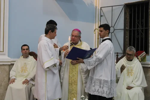 Dedicacao-do-altar-da-Igreja-Nossa-Senhora-das-Gracas-em-Parada-Modelo-138