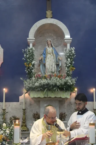 Dedicacao-do-altar-da-Igreja-Nossa-Senhora-das-Gracas-em-Parada-Modelo-155