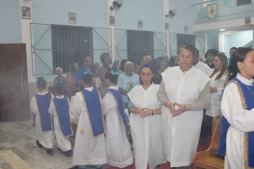 Dedicacao-do-altar-da-Igreja-Nossa-Senhora-das-Gracas-em-Parada-Modelo-16