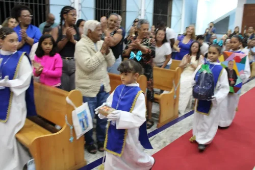 Dedicacao-do-altar-da-Igreja-Nossa-Senhora-das-Gracas-em-Parada-Modelo-163
