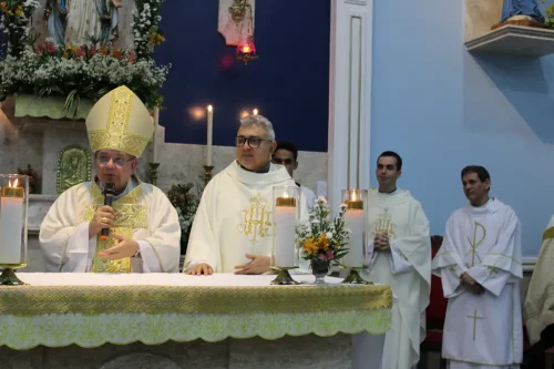 Dedicacao-do-altar-da-Igreja-Nossa-Senhora-das-Gracas-em-Parada-Modelo-172