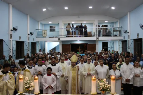 Dedicacao-do-altar-da-Igreja-Nossa-Senhora-das-Gracas-em-Parada-Modelo-173