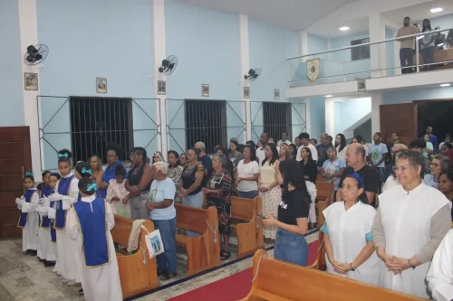 Dedicacao-do-altar-da-Igreja-Nossa-Senhora-das-Gracas-em-Parada-Modelo-23