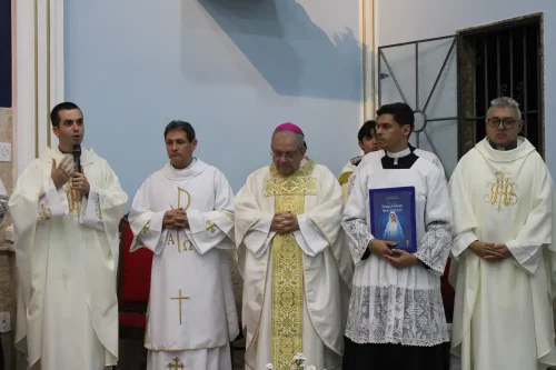 Dedicacao-do-altar-da-Igreja-Nossa-Senhora-das-Gracas-em-Parada-Modelo-26