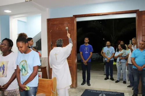 Dedicacao-do-altar-da-Igreja-Nossa-Senhora-das-Gracas-em-Parada-Modelo-38