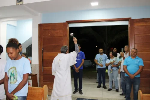 Dedicacao-do-altar-da-Igreja-Nossa-Senhora-das-Gracas-em-Parada-Modelo-39