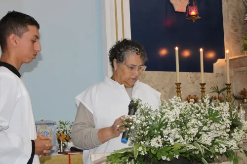 Dedicacao-do-altar-da-Igreja-Nossa-Senhora-das-Gracas-em-Parada-Modelo-47