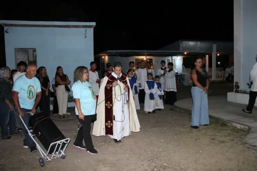 Dedicacao-do-altar-da-Igreja-Nossa-Senhora-das-Gracas-em-Parada-Modelo-5