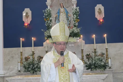 Dedicacao-do-altar-da-Igreja-Nossa-Senhora-das-Gracas-em-Parada-Modelo-58