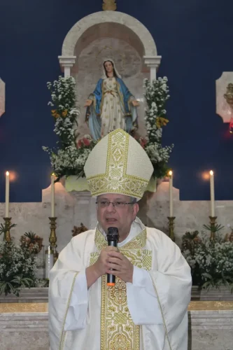 Dedicacao-do-altar-da-Igreja-Nossa-Senhora-das-Gracas-em-Parada-Modelo-64