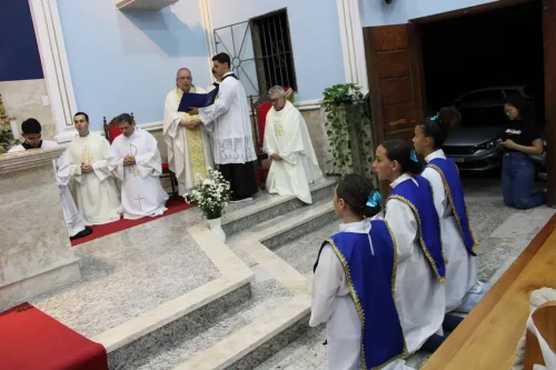 Dedicacao-do-altar-da-Igreja-Nossa-Senhora-das-Gracas-em-Parada-Modelo-66