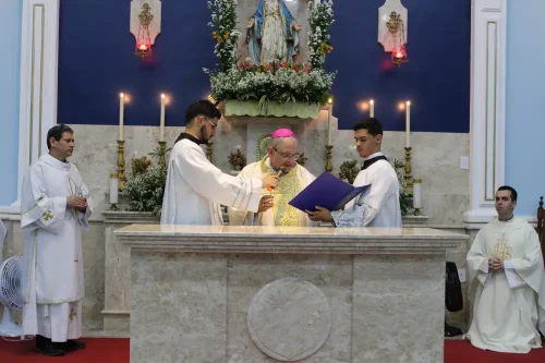 Dedicacao-do-altar-da-Igreja-Nossa-Senhora-das-Gracas-em-Parada-Modelo-67