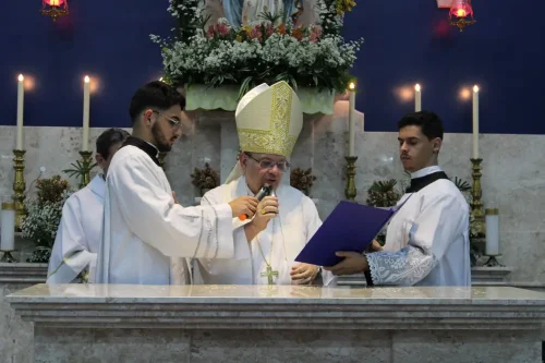 Dedicacao-do-altar-da-Igreja-Nossa-Senhora-das-Gracas-em-Parada-Modelo-68