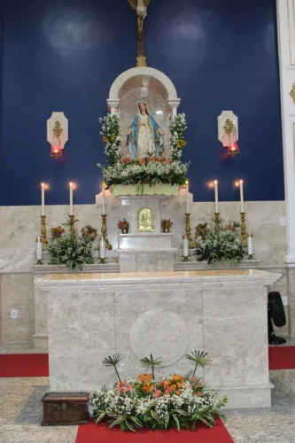 Dedicacao-do-altar-da-Igreja-Nossa-Senhora-das-Gracas-em-Parada-Modelo-7