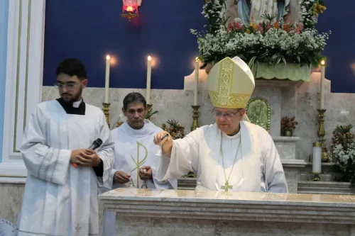 Dedicacao-do-altar-da-Igreja-Nossa-Senhora-das-Gracas-em-Parada-Modelo-70