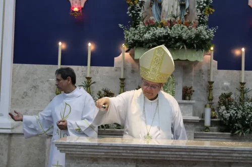 Dedicacao-do-altar-da-Igreja-Nossa-Senhora-das-Gracas-em-Parada-Modelo-74