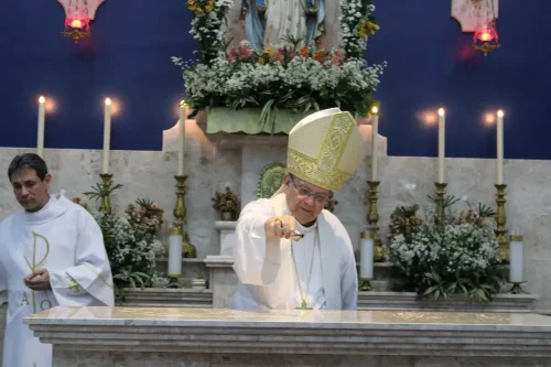 Dedicacao-do-altar-da-Igreja-Nossa-Senhora-das-Gracas-em-Parada-Modelo-76