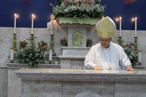 Dedicacao-do-altar-da-Igreja-Nossa-Senhora-das-Gracas-em-Parada-Modelo-97