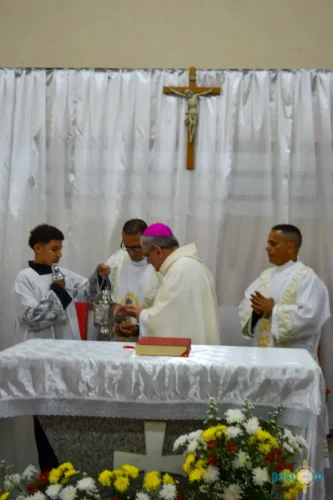 Dom-Joel-Crisma-na-Paroquia-Sao-Sebastiao-em-Piabeta Fotos-Pascom-da-Paroquia-2