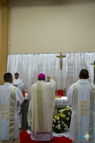 Dom-Joel-Crisma-na-Paroquia-Sao-Sebastiao-em-Piabeta Fotos-Pascom-da-Paroquia-3