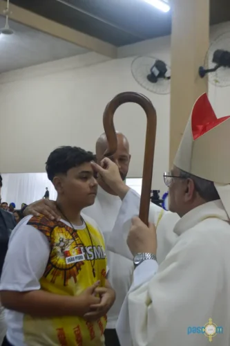 Dom-Joel-Crisma-na-Paroquia-Sao-Sebastiao-em-Piabeta Fotos-Pascom-da-Paroquia-38